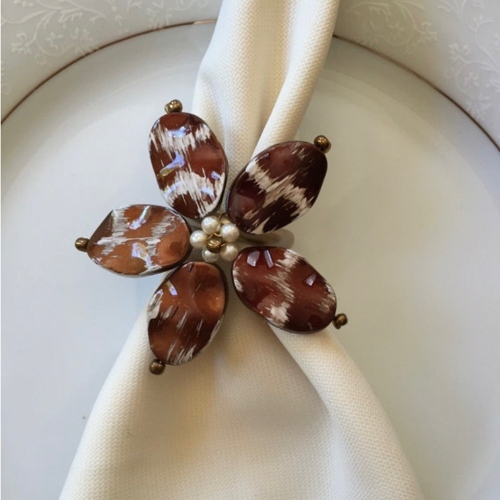 Set of 8 handmade beaded floral design napkin holders napkin Rings dinning